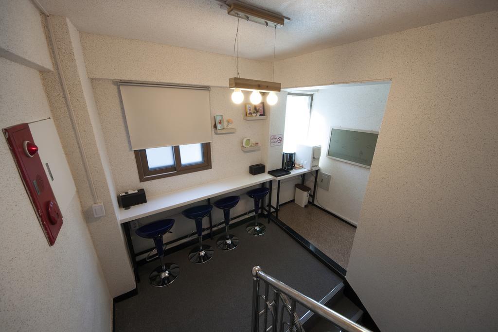 K-Guesthouse Sinchon 2 Seul Zewnętrze zdjęcie